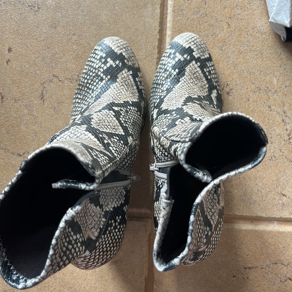 Snakeskin booties - Picture 2 of 3